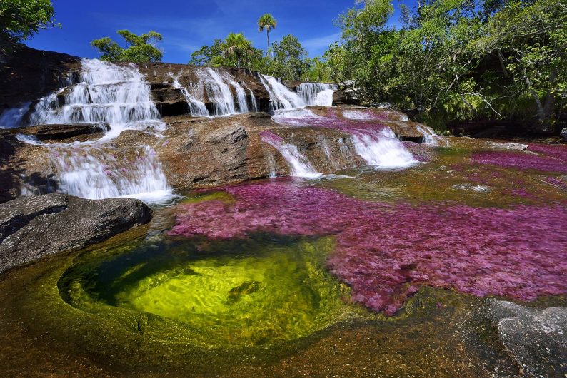 RIO DE LOS 7 COLORES-EL RIO MAS HERMOSO DEL MUNDO